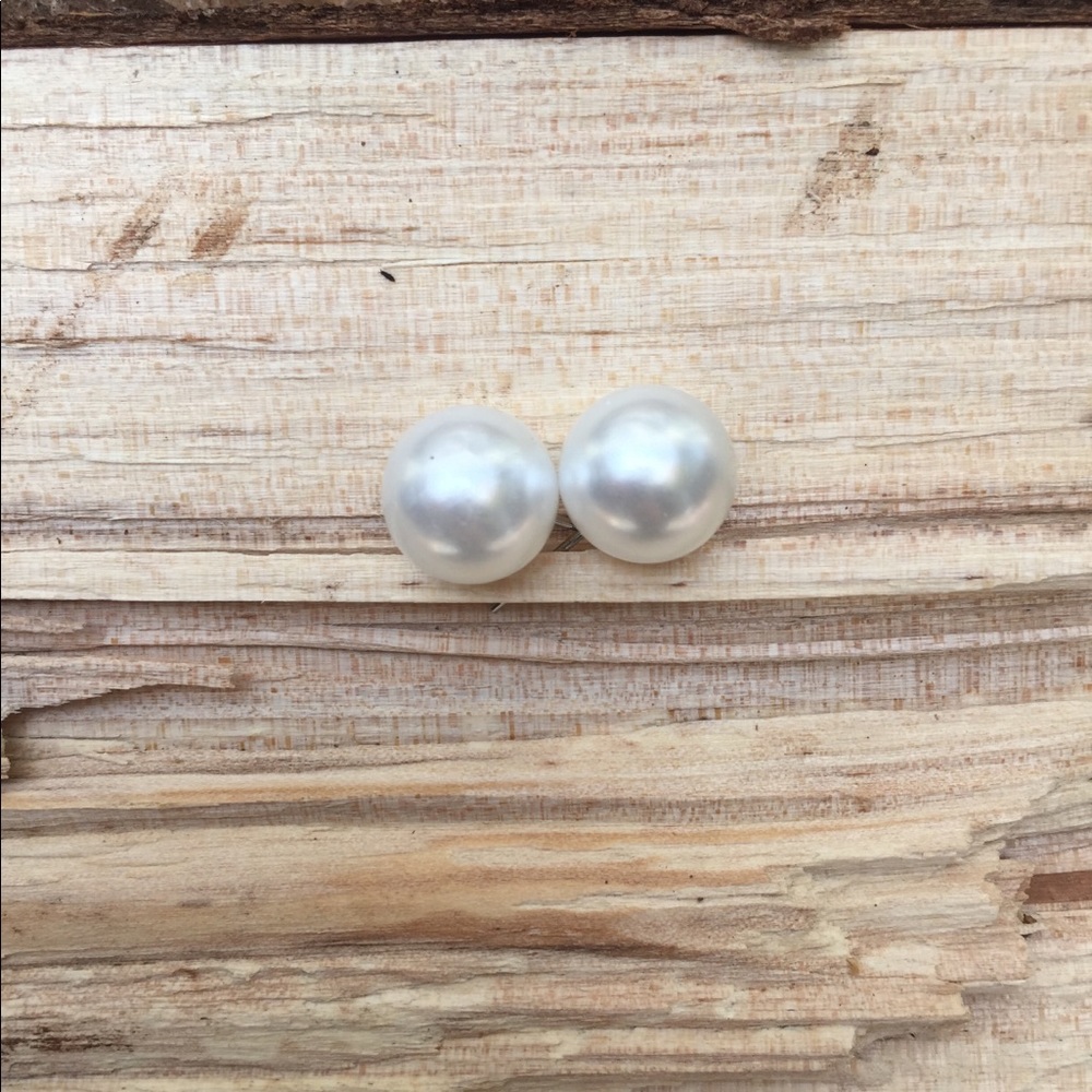 White Pearl Earring Set
